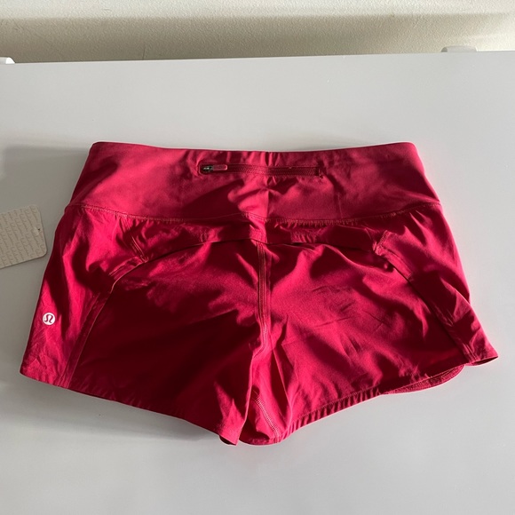 NWT Lulu Runtimes Short II - Picture 2 of 2